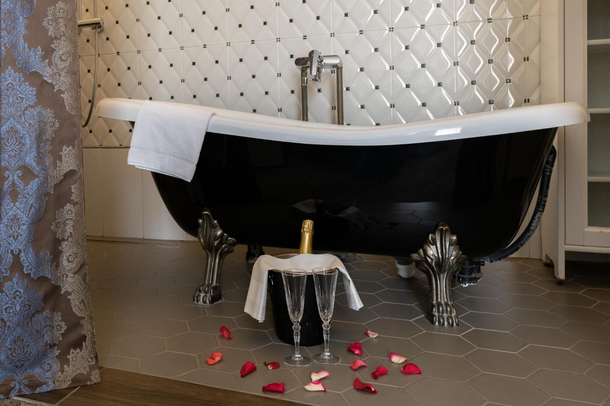 Castle Spa Wagenkuell Taagepera エクステリア 写真