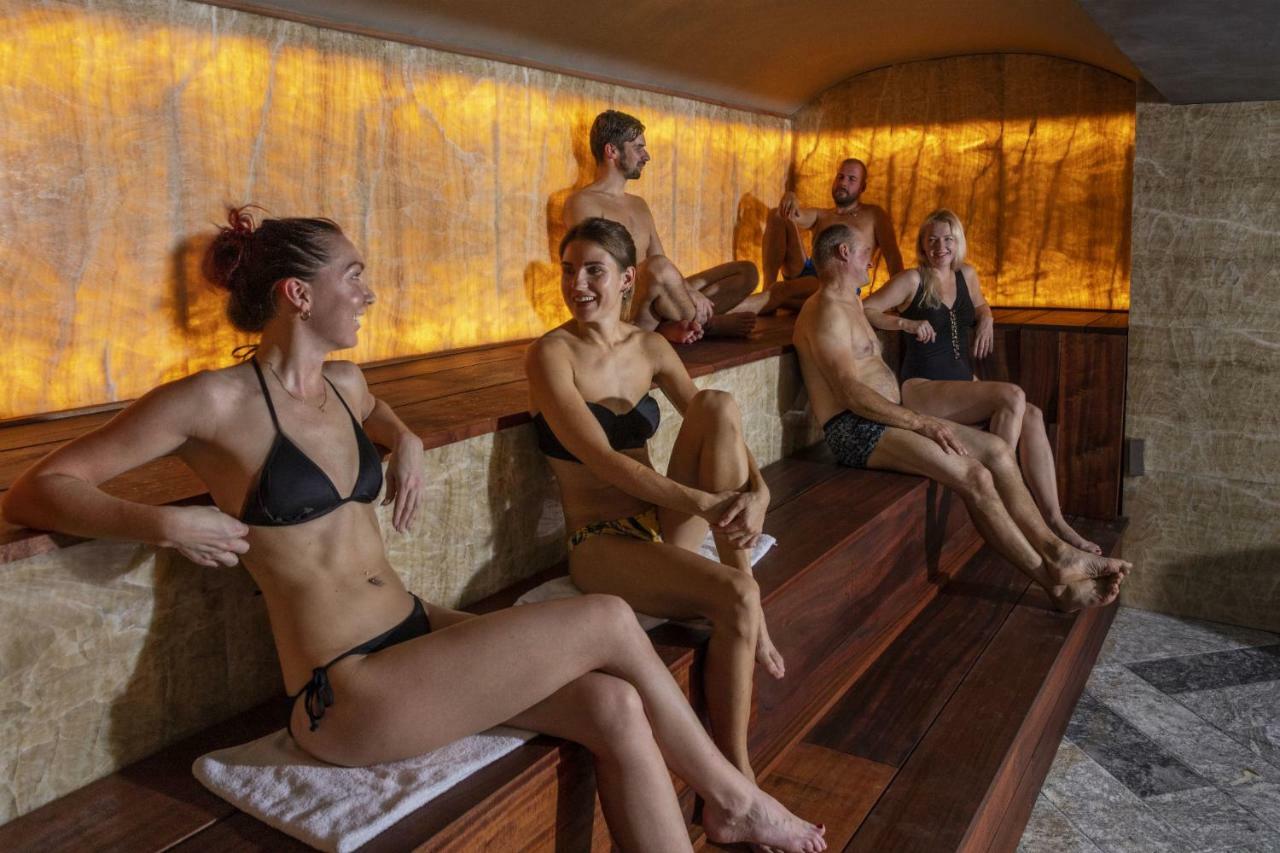 Castle Spa Wagenkuell Taagepera エクステリア 写真